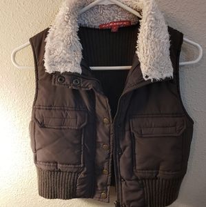 Junior women puffer collared vest